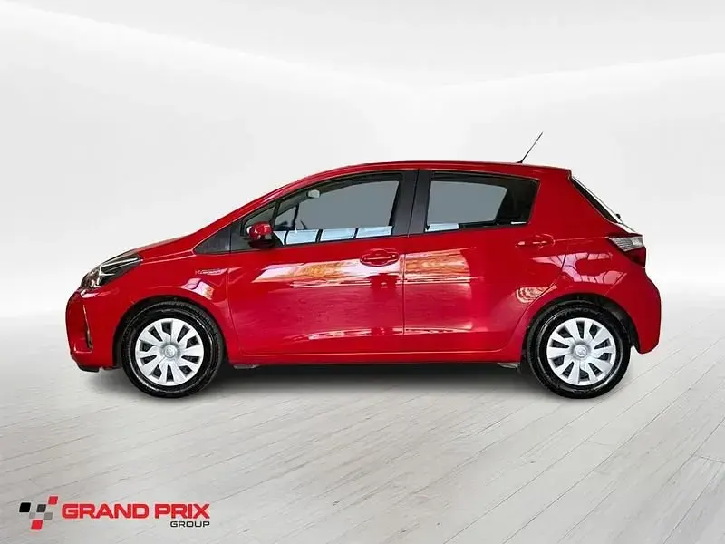 Usata Toyota Yaris Hybrid Active 101 CV (74 kW) 2017 Rosso Berlina