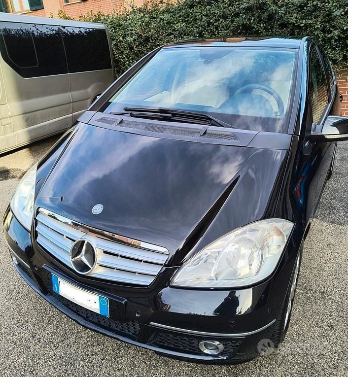 Nero Usata 2008 Mercedes A200 Tre volumi | 3200 € (Buon prezzo) - Immagine 1/4