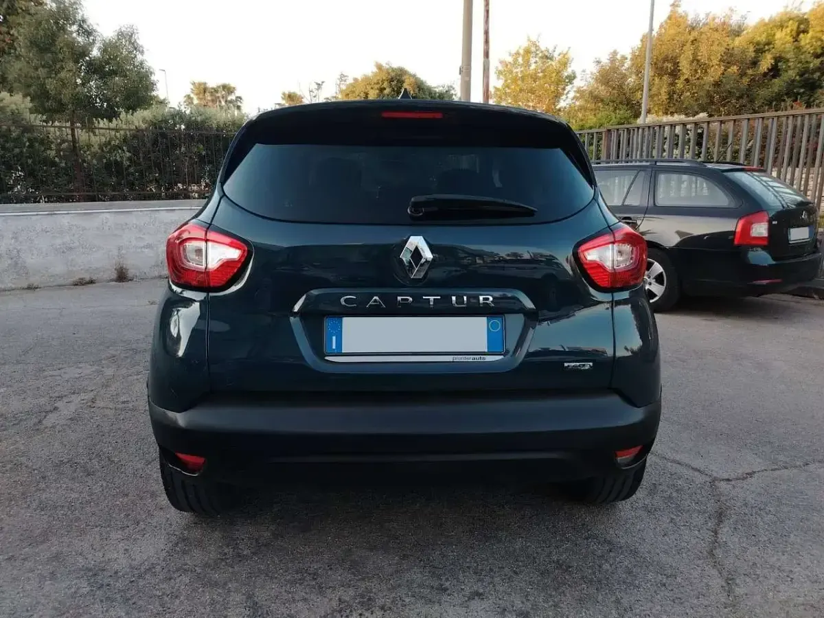 Usata Renault Captur Zen 90 CV (66 kW) 2017 Other SUV