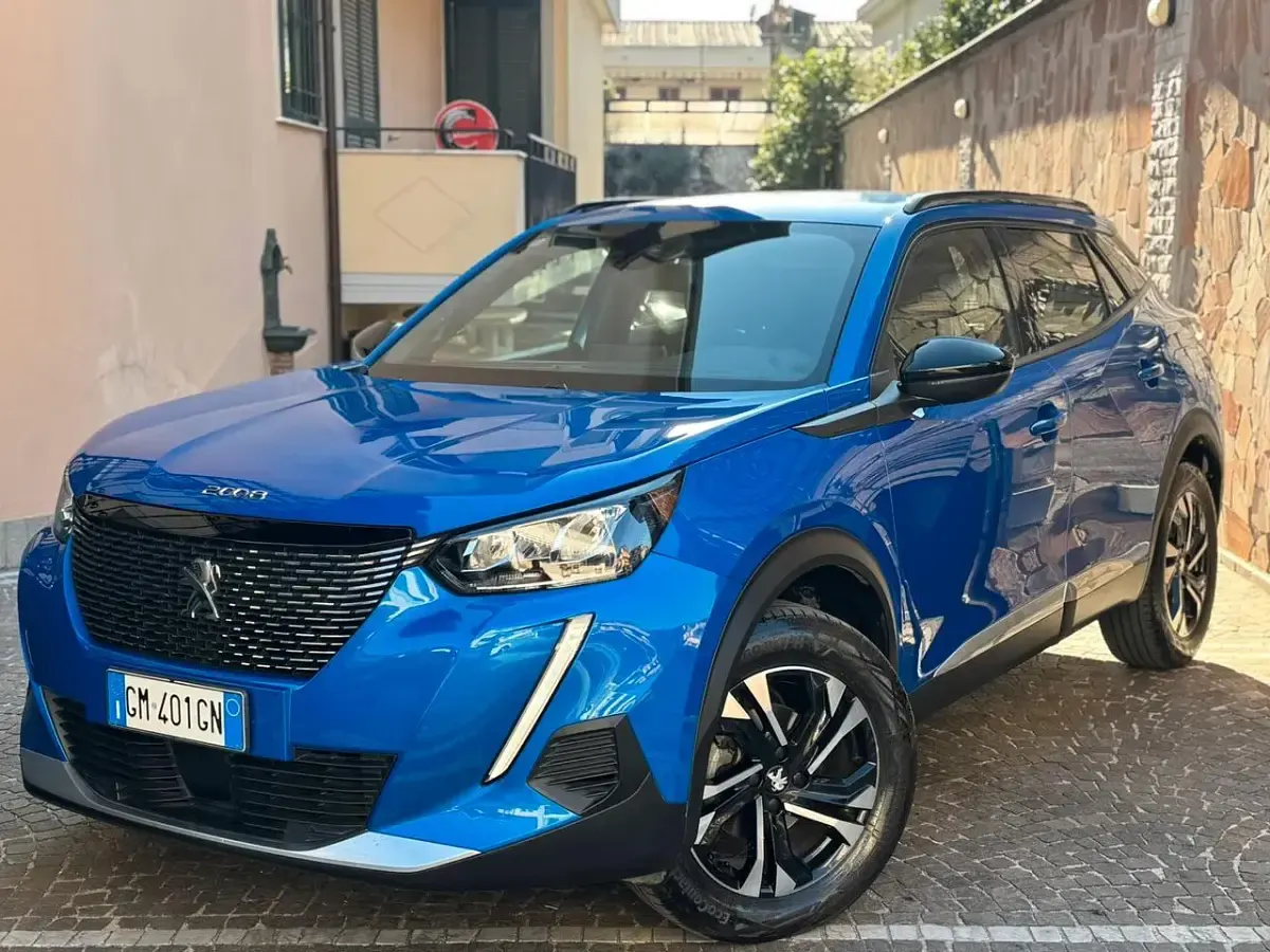 Usata Peugeot 2008 Allure 131 CV (96 kW) 2023 Blu SUV