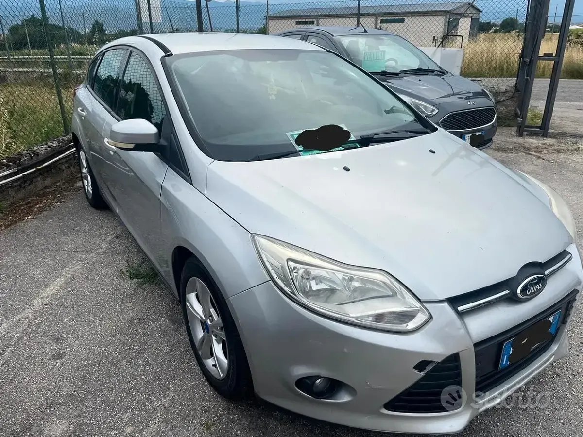 Usata Ford Focus Titanium 115 CV (84 kW) 2011 Grigio Berlina