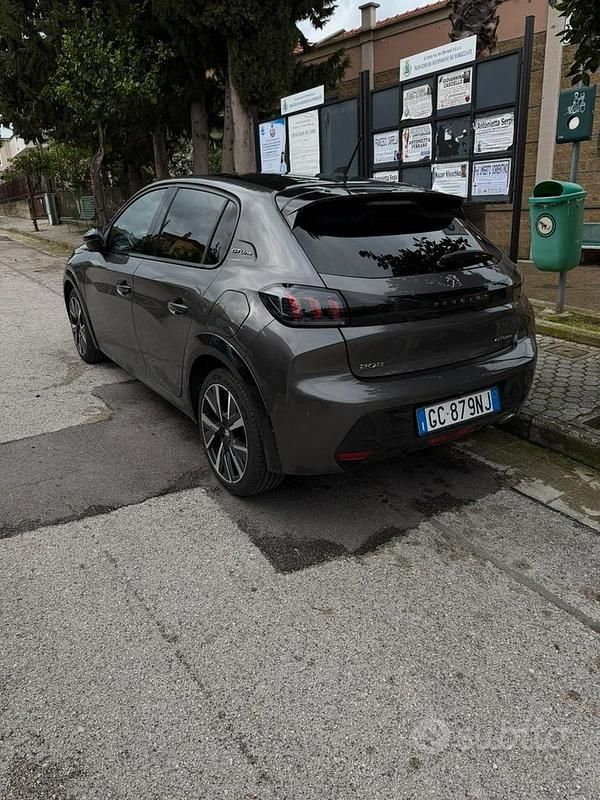 Usata Peugeot 208 GT 102 CV (75 kW) 2020 Grigio Utilitaria