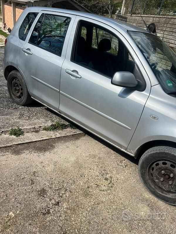 Usata Mazda 2 2004 Grigio Utilitaria