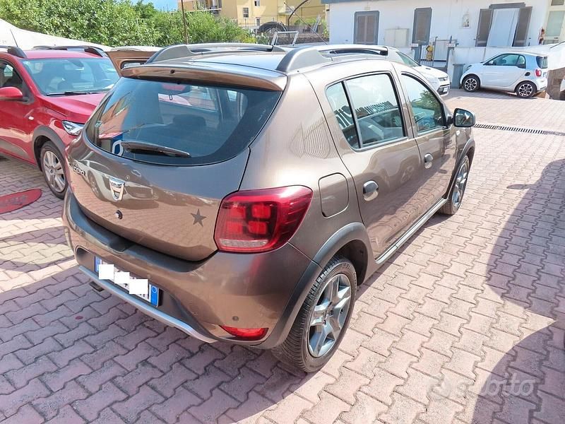 Usata Dacia Sandero Stepway 90 CV (66 kW) 2019 Marrone SUV