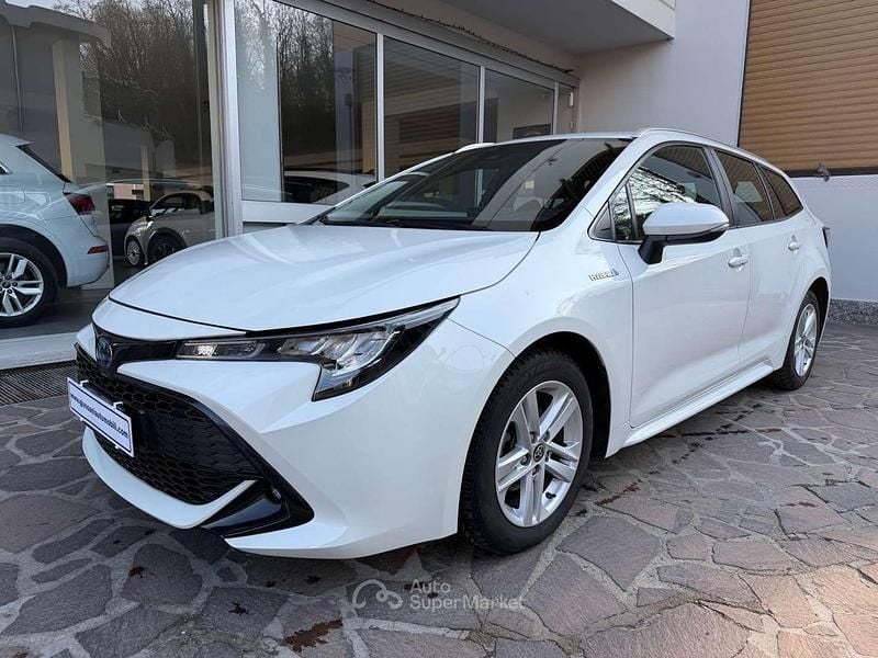 Usata Toyota Corolla Business Edition 98 CV (72 kW) 2020 Pearl white Station wagon