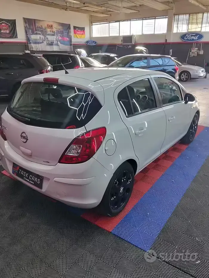 Usata Opel Corsa 86 CV (63 kW) 2012 Bianco Utilitaria