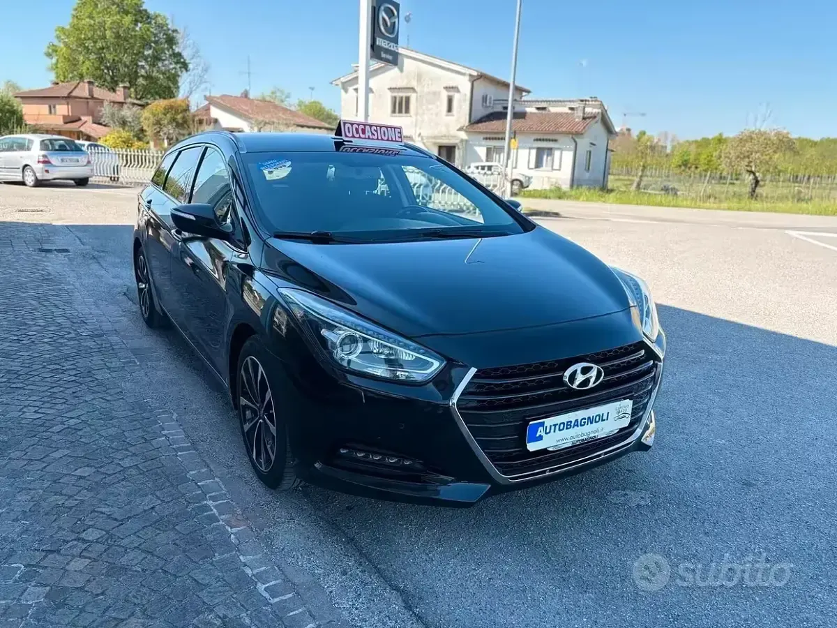 Usata Hyundai i40 141 CV (103 kW) 2017 Nero Station wagon