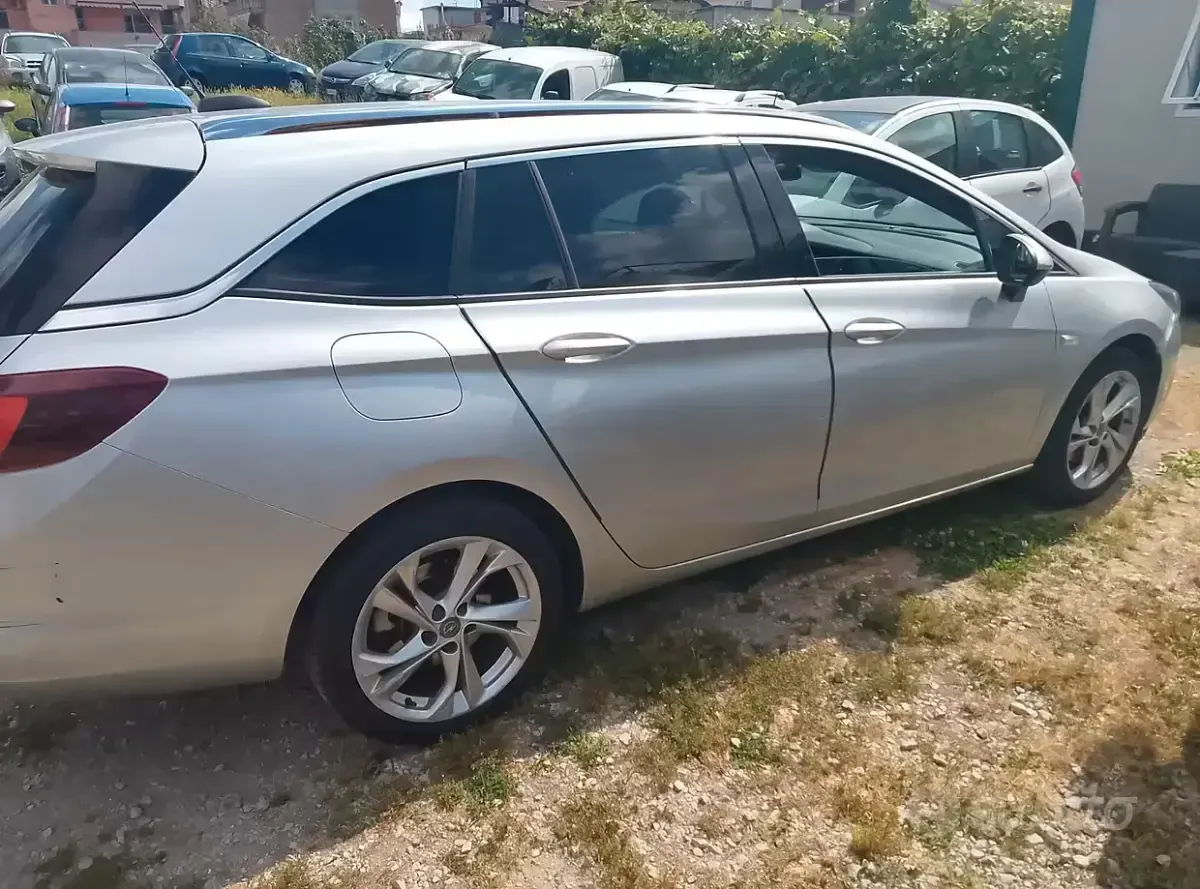 Usata Opel Astra 136 CV (100 kW) 2017 Grigio Station wagon