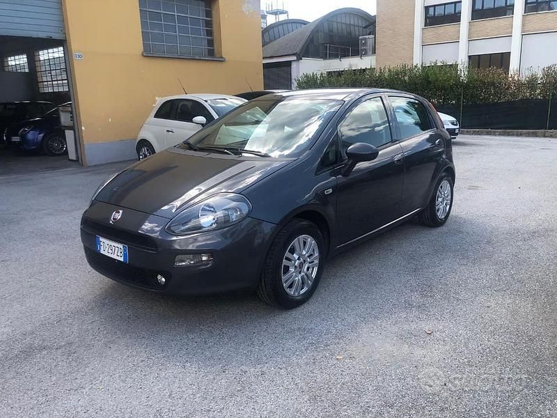 Usata Fiat Punto Evo Street 69 CV (50 kW) 2016 Grigio Utilitaria