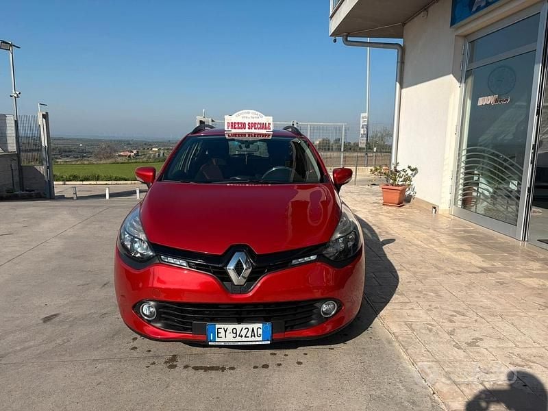 Usata Renault Clio GrandTour Intens 90 CV (66 kW) 2015 Rosso Station wagon