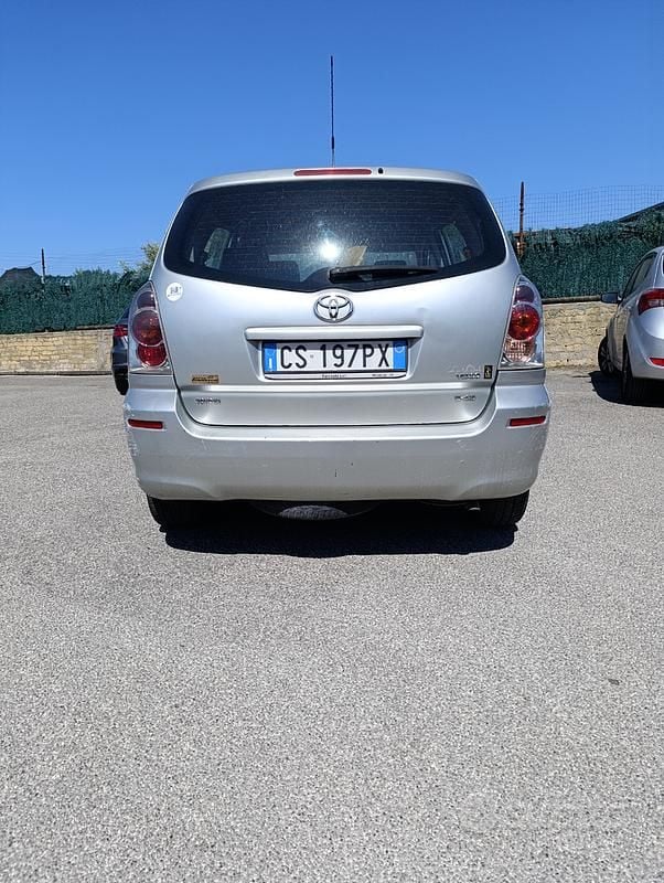 Usata Toyota Corolla 90 CV (66 kW) 2009 Grigio Station wagon