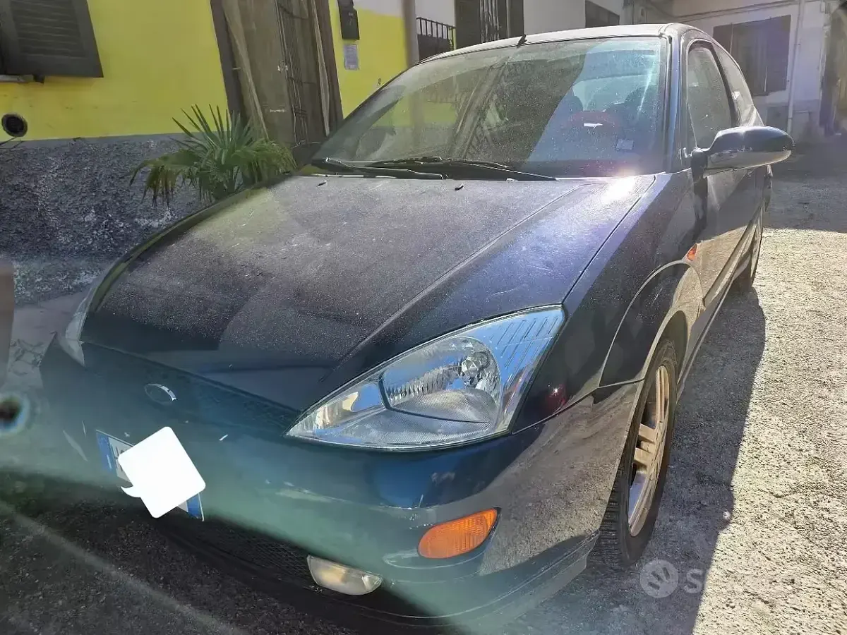 Usata Ford Focus 100 CV (73 kW) 2001 Berlina