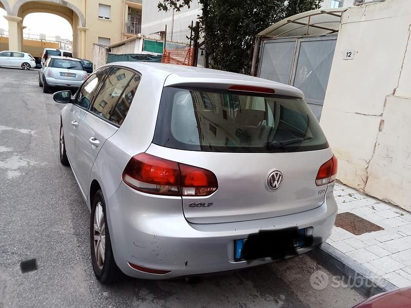 Usata VW Golf VI 105 CV (77 kW) 2010 Grigio Utilitaria