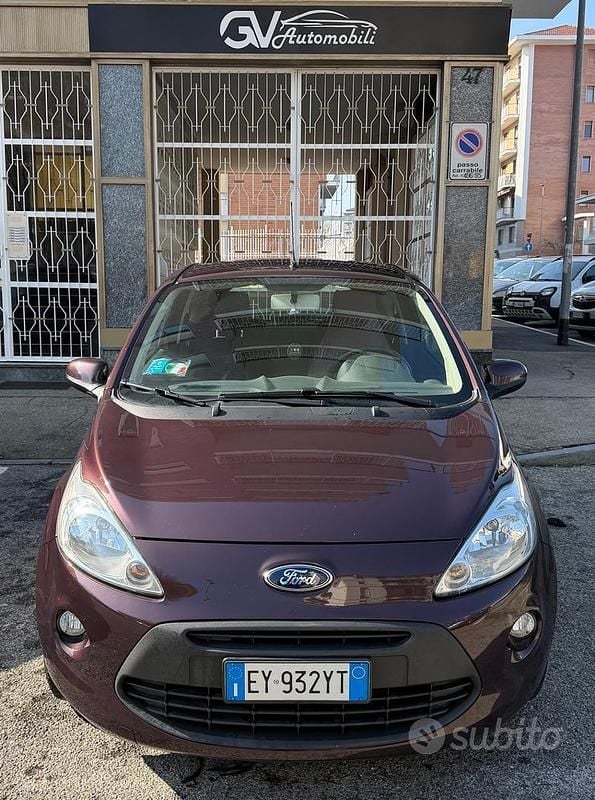 Usata Ford Ka Titanium 69 CV (50 kW) 2015 Viola Utilitaria