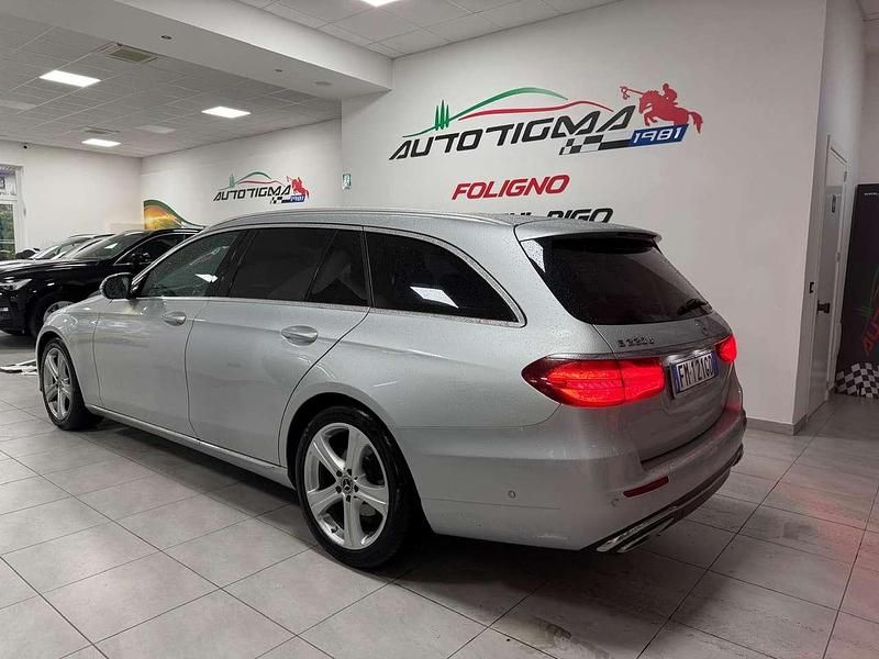 Usata Mercedes E220 Exclusive 194 CV (142 kW) 2017 Grigio Station wagon