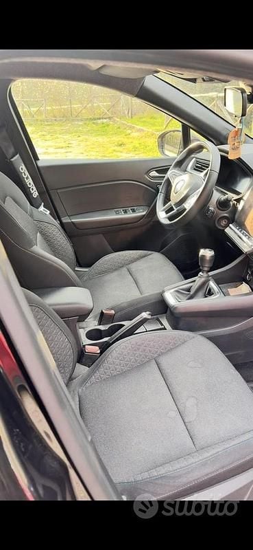 Usata Renault Captur 91 CV (66 kW) 2024 Nero SUV