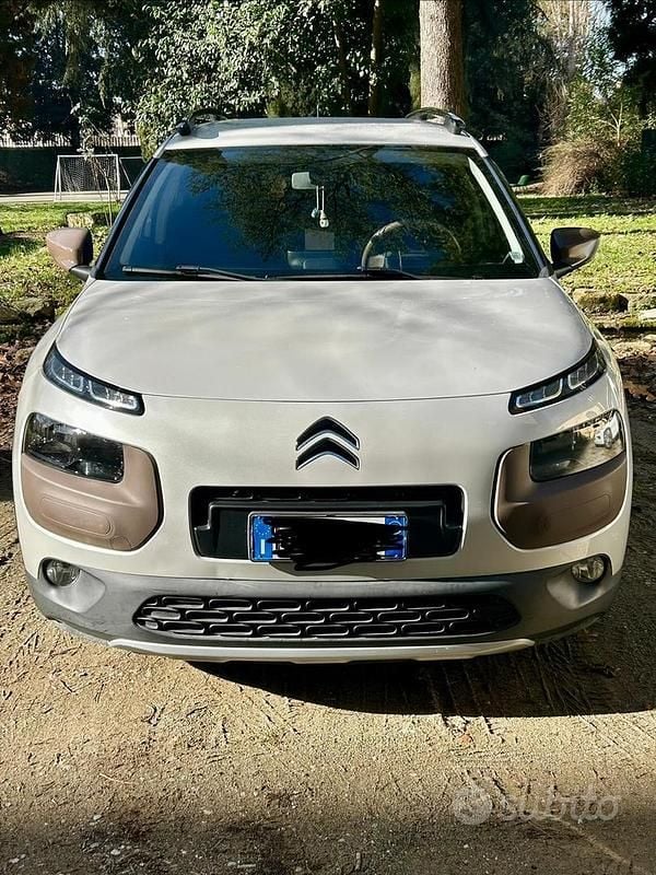 Usata Citroën C4 Cactus Shine 100 CV (73 kW) 2016 Utilitaria