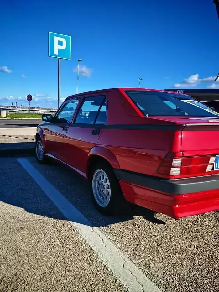 Käytetty Alfa Romeo 75 148 HP (108 kW) 1989 Punainen Sedan
