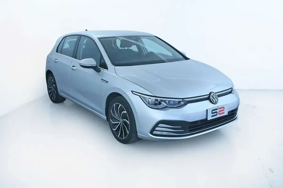Usata VW Golf VIII Style 131 CV (96 kW) 2023 Argento Berlina
