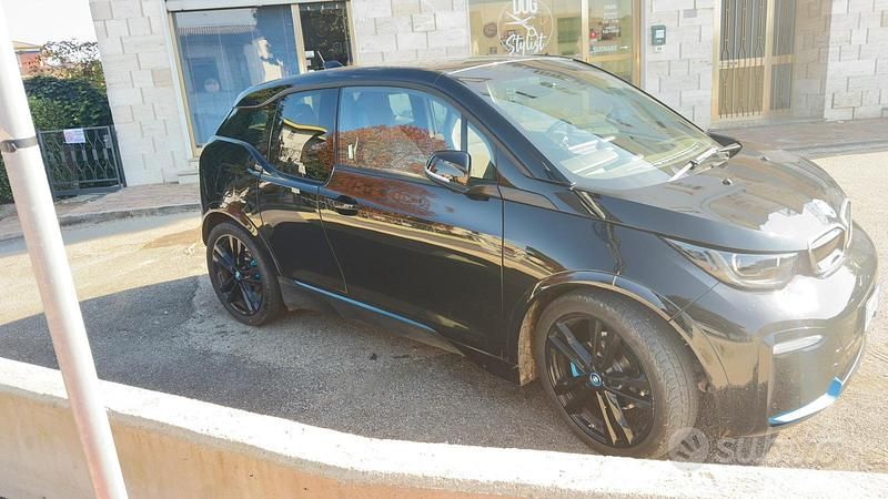 Usata BMW i3 75 kW (102 CV) 2021 Nero Utilitaria
