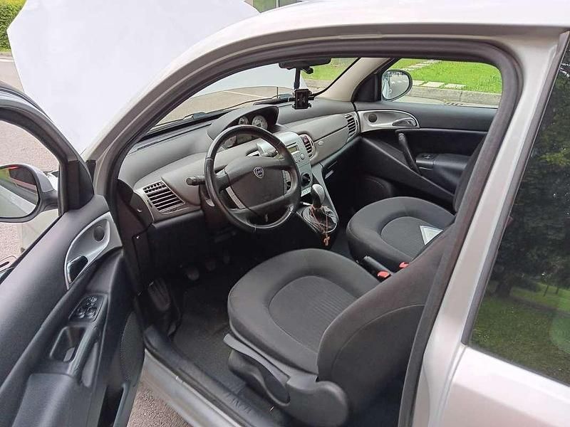 Usata Lancia Ypsilon 75 CV (55 kW) 2010 Utilitaria