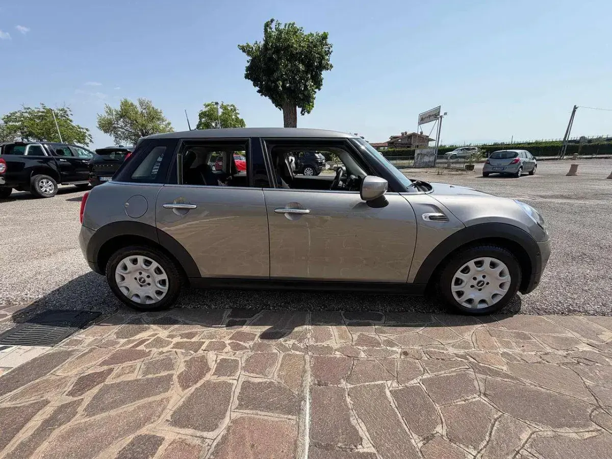 Usata Mini ONE 75 CV (55 kW) 2020 Antracite Utilitaria