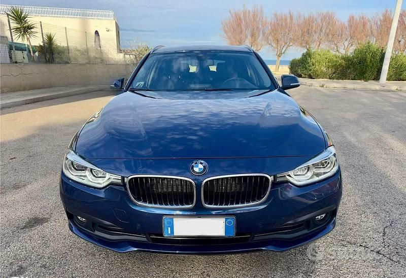Usata BMW 318 Sport Line 150 CV (110 kW) 2018 Blu Station wagon