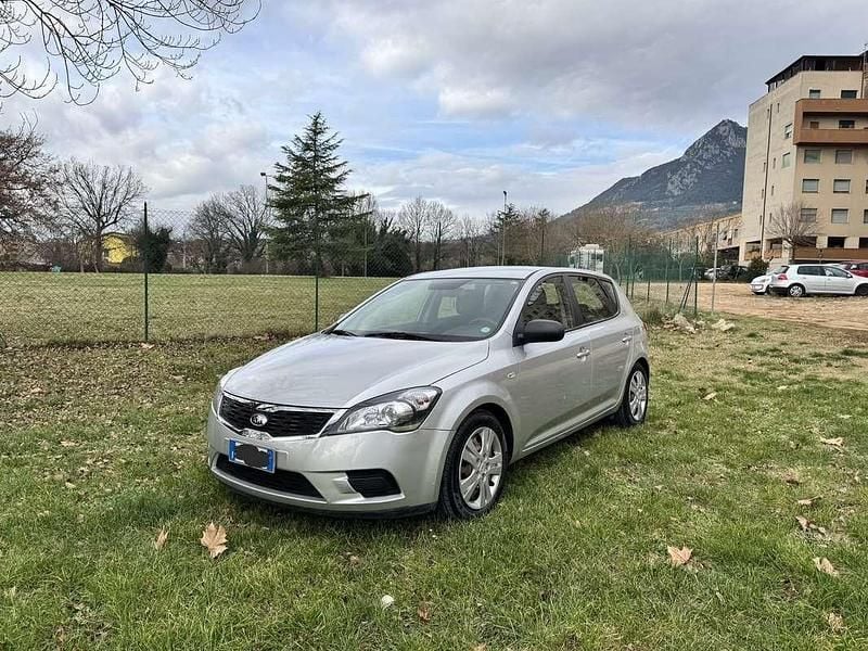 Usata Kia Ceed EX 90 CV (66 kW) 2010 Utilitaria