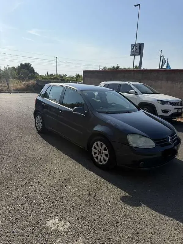 Usata VW Golf IV Sportline 140 CV (102 kW) 2005 Berlina