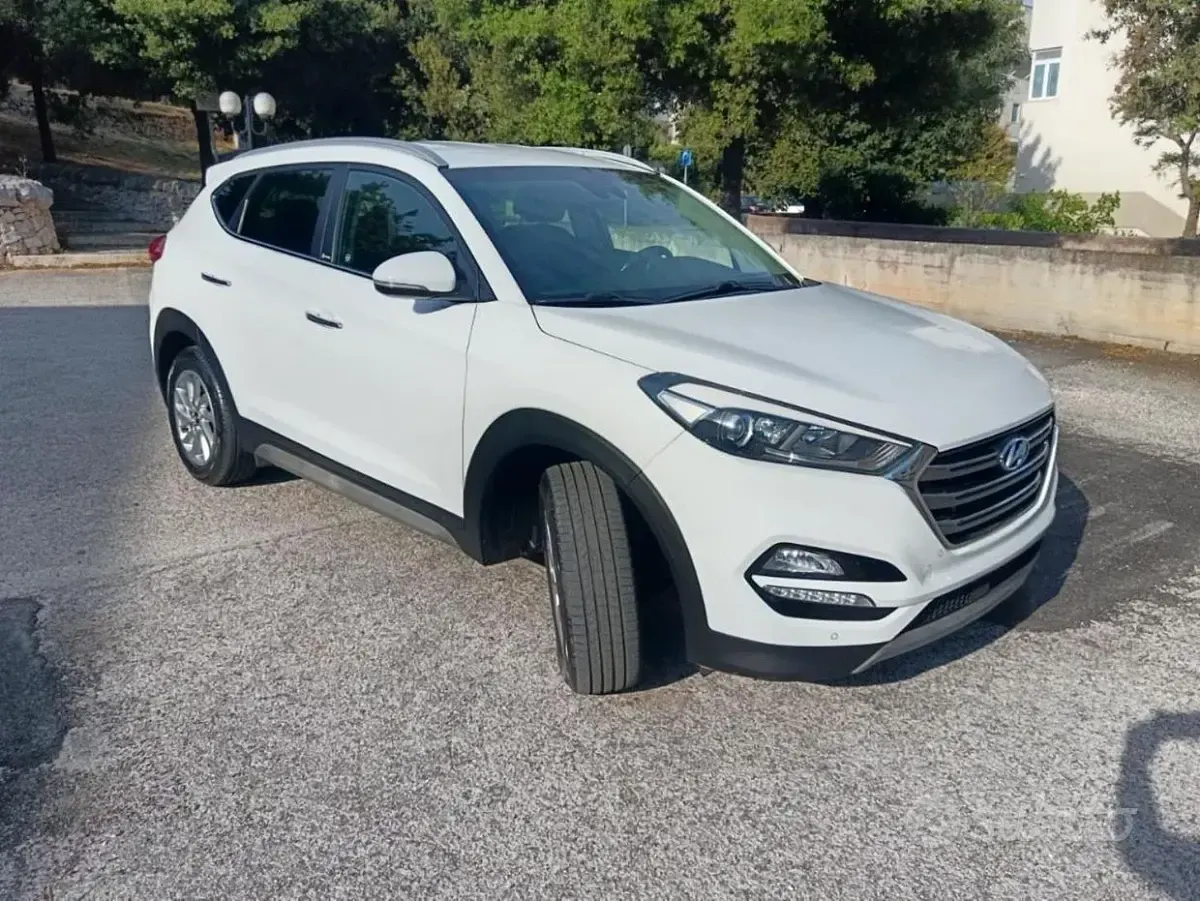 Käytetty Hyundai Tucson Xpossible 116 HP (85 kW) 2017 Valkoinen Katumaasturi