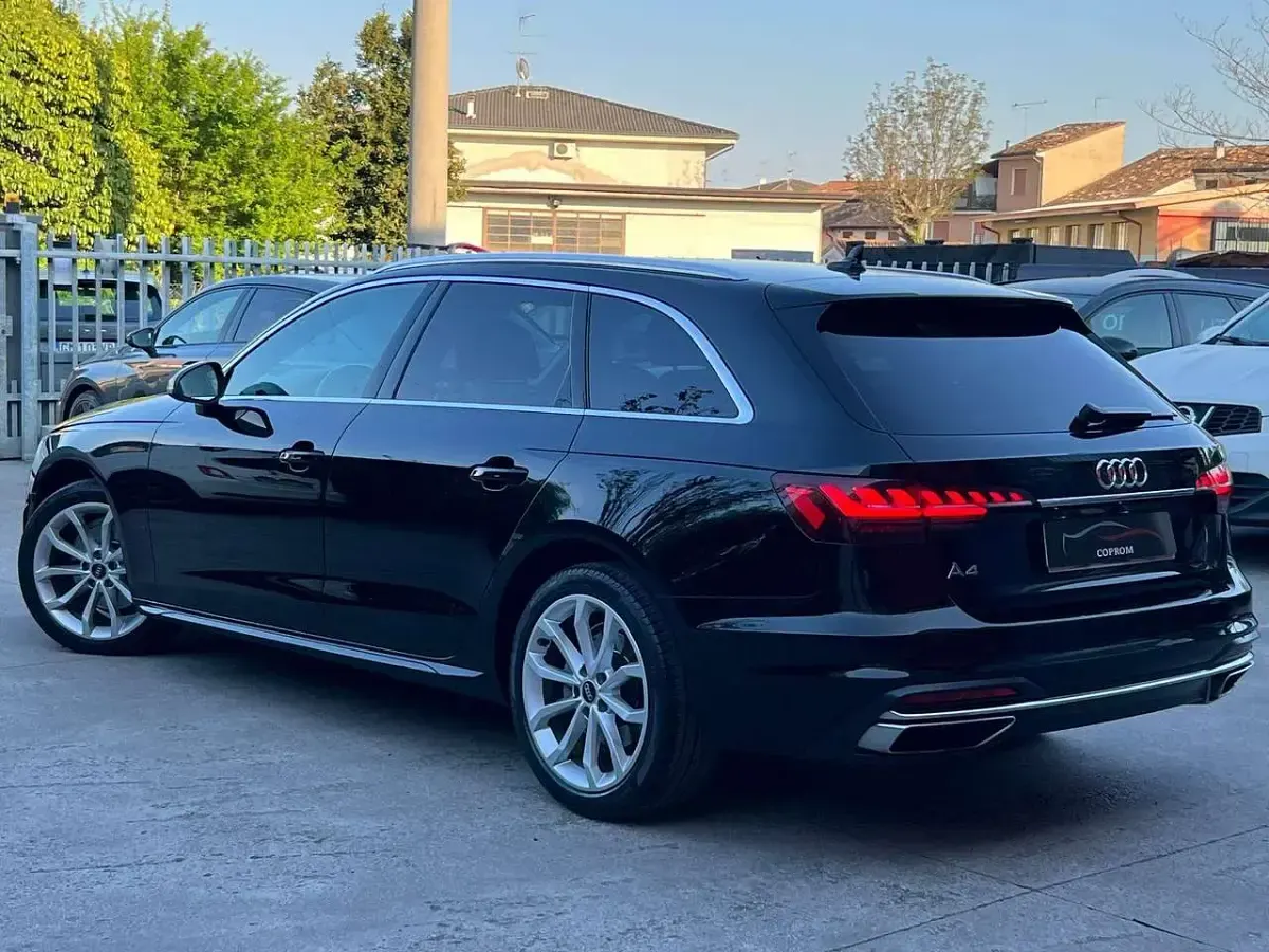 Usata Audi A4 163 CV (119 kW) 2022 Other Coupé