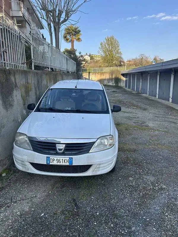 Usata Dacia Logan Lauréate 87 CV (63 kW) 2009 Station wagon