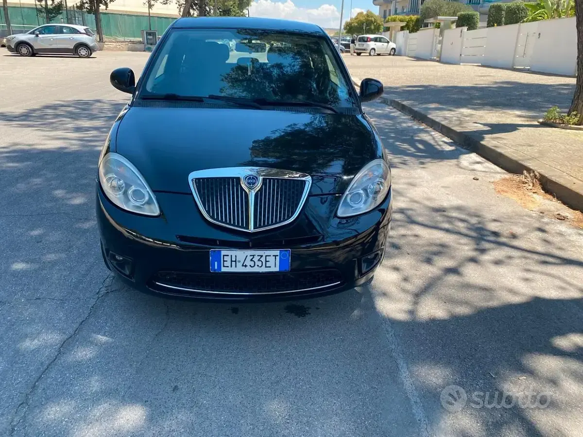 Usata Lancia Ypsilon 95 CV (69 kW) 2010 Nero Utilitaria