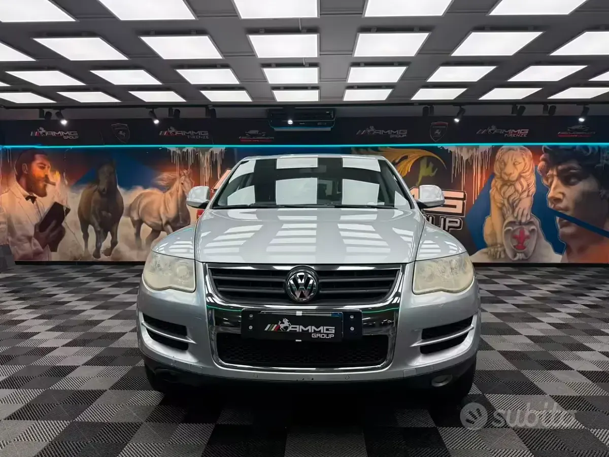 Usata VW Touareg Exclusive 174 CV (127 kW) 2008 Grigio SUV