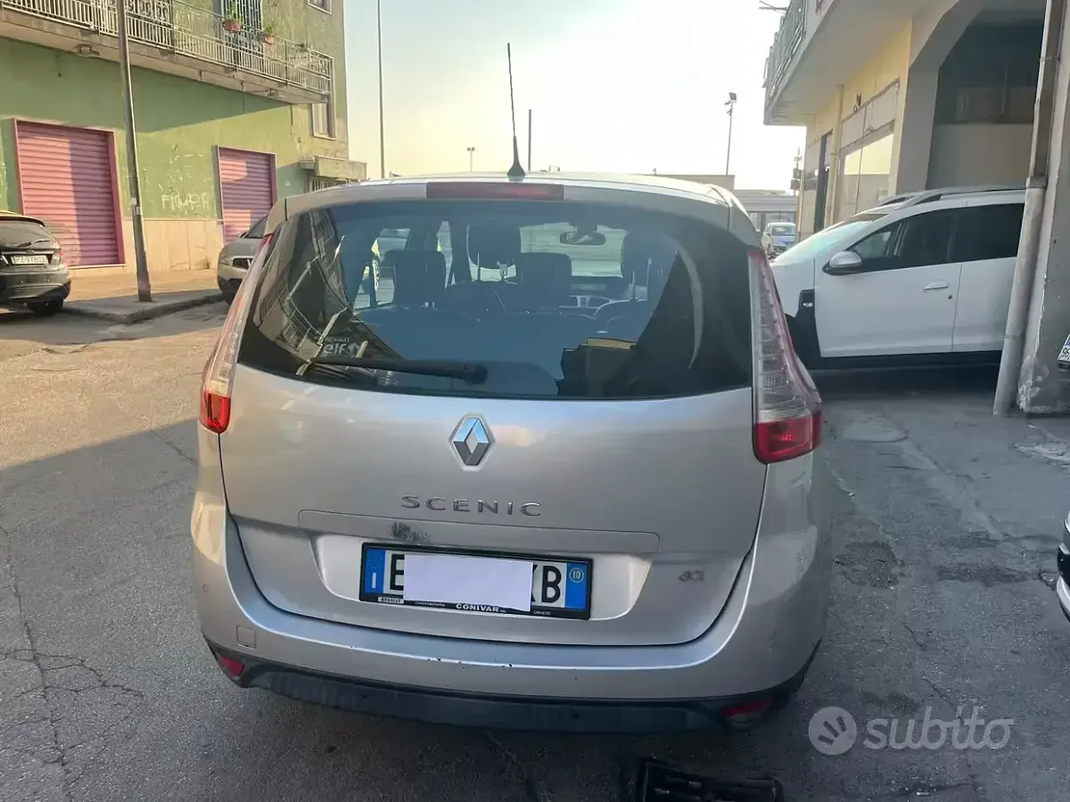 Usata Renault Scénic III Dynamique 130 CV (95 kW) 2010 Grigio Monovolume