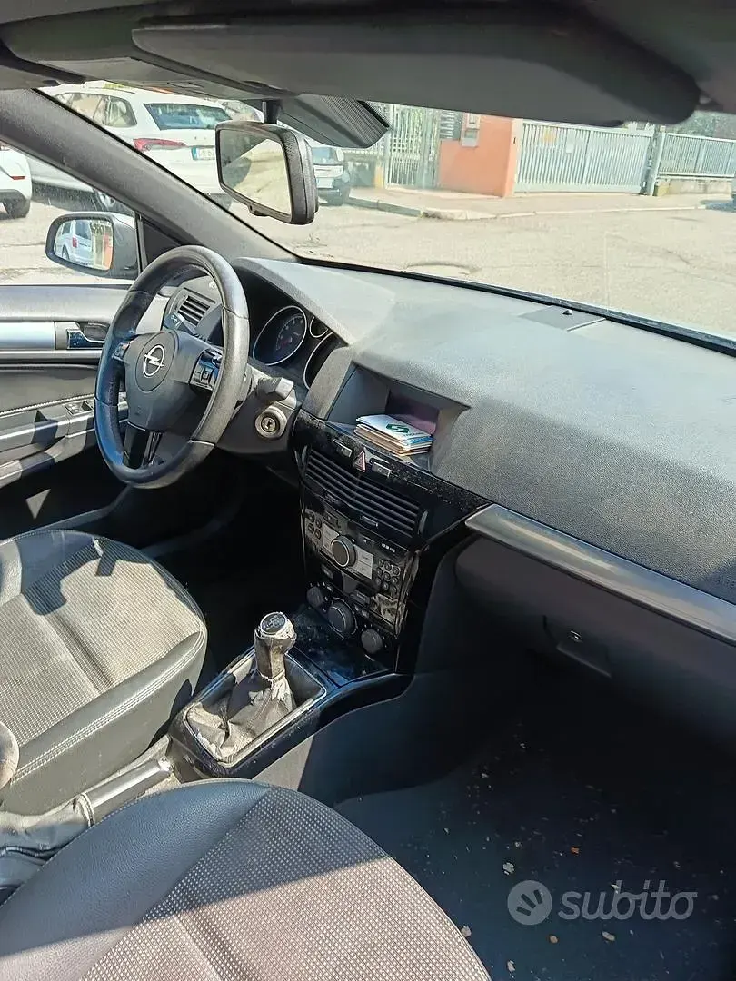 Usata Opel Astra 115 CV (84 kW) 2007 Grigio Cabrio