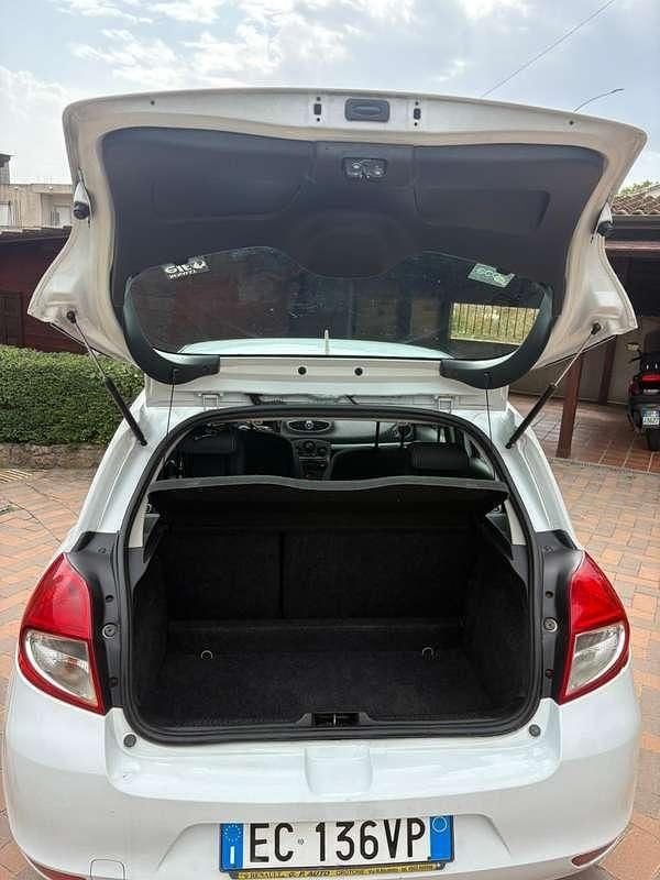 Usata Renault Clio III 68 CV (50 kW) 2010 Berlina