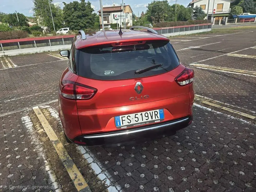 Usata Renault Clio 75 CV (55 kW) 2018 Rosso Station wagon
