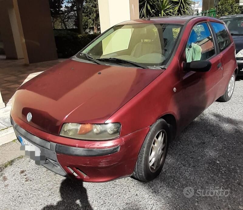 Usata 2000 Fiat Punto Due volumi | 1000 € (Buon prezzo) - Immagine 1/4