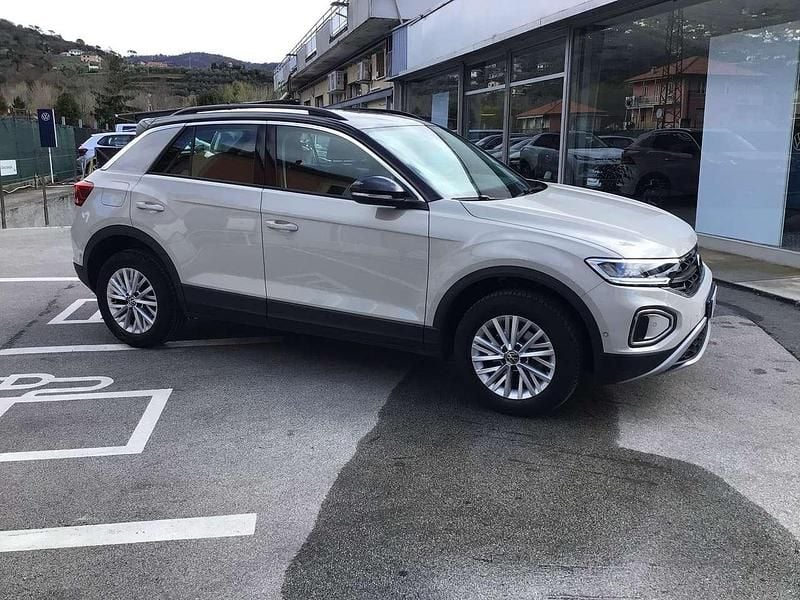 Usata VW T-Roc Life 110 CV (80 kW) 2023 Beige SUV