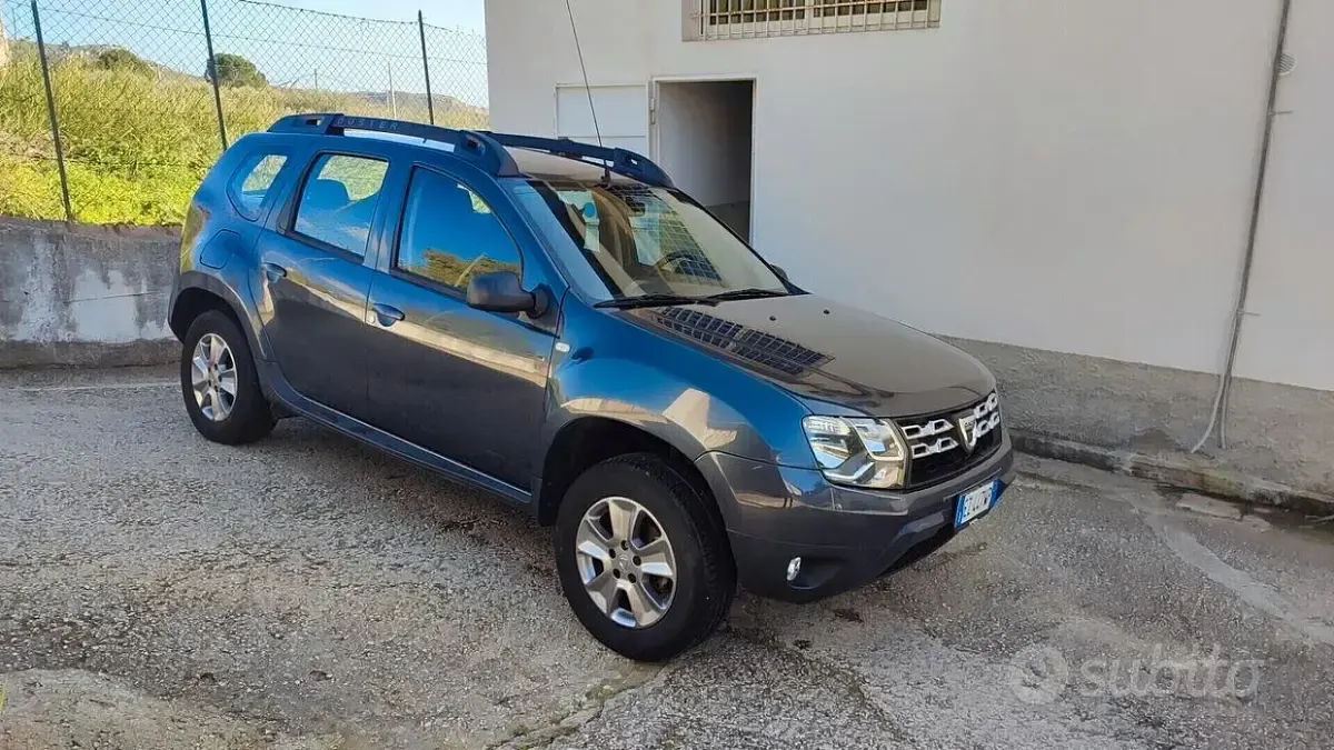Usata Dacia Duster 109 CV (80 kW) 2016 Grigio SUV