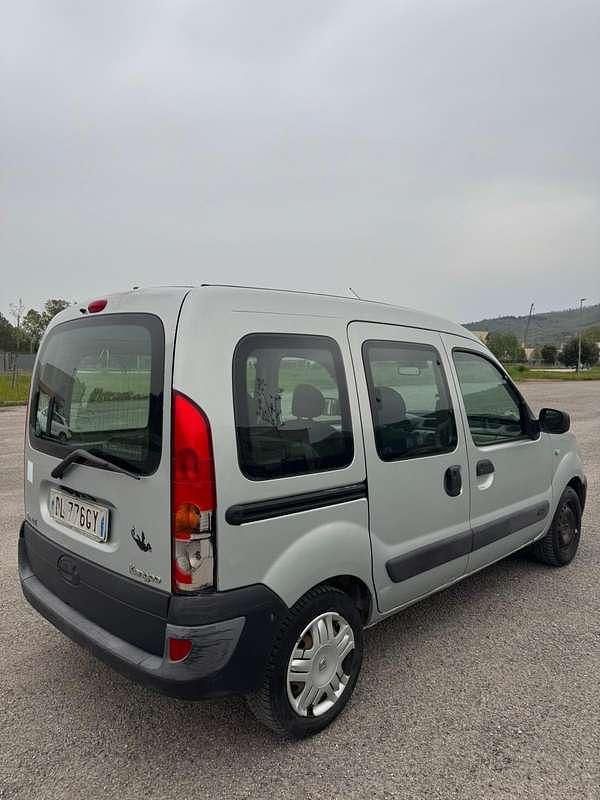 Usata Renault Kangoo Privilege 75 CV (55 kW) 2007 Monovolume