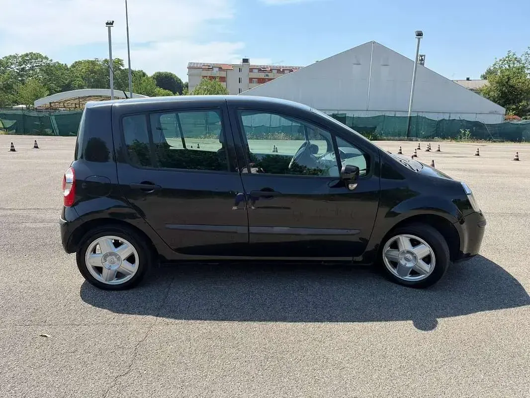 Usata Renault Modus Dynamique 75 CV (55 kW) 2007 Monovolume