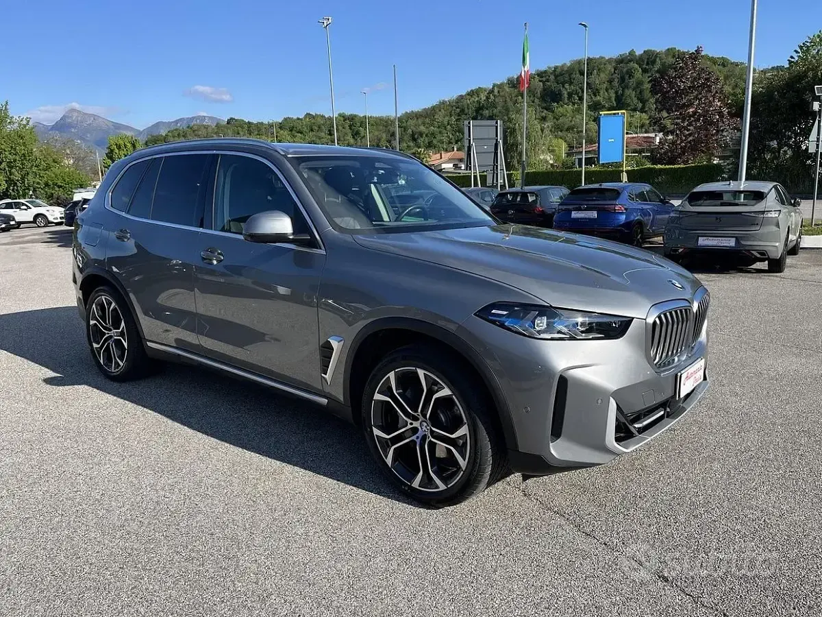 Usata BMW X5 298 CV (219 kW) 2023 Grigio SUV