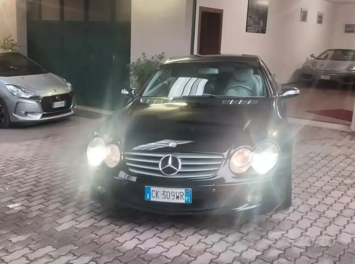 Käytetty Mercedes SL500 245 HP (180 kW) 2004 Musta Avoauto
