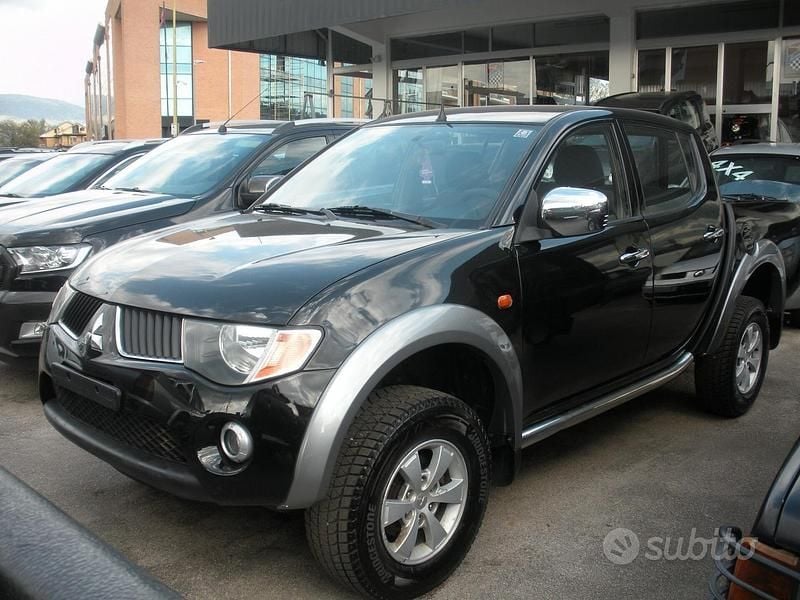 Usata Mitsubishi L200 Intense 136 CV (100 kW) 2011 Nero Pick-up