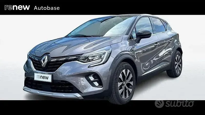 Usata Renault Captur Techno 94 CV (69 kW) 2023 Grigio SUV