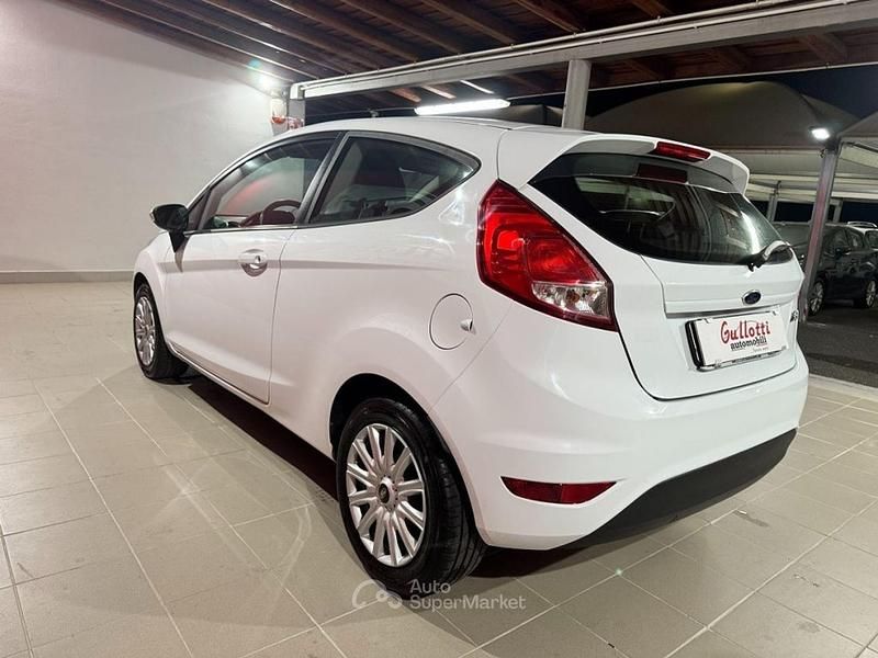 Usata Ford Fiesta Business Edition 60 CV (44 kW) 2013 Bianco Berlina