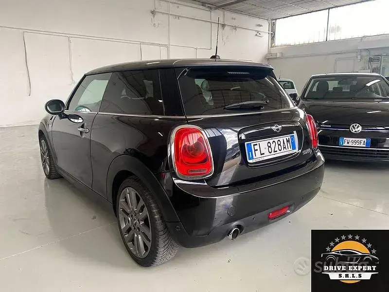 Usata Mini Cooper D Hype 116 CV (85 kW) 2017 Nero Utilitaria