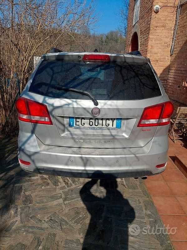 Usata Fiat Freemont 140 CV (102 kW) 2011 Grigio SUV